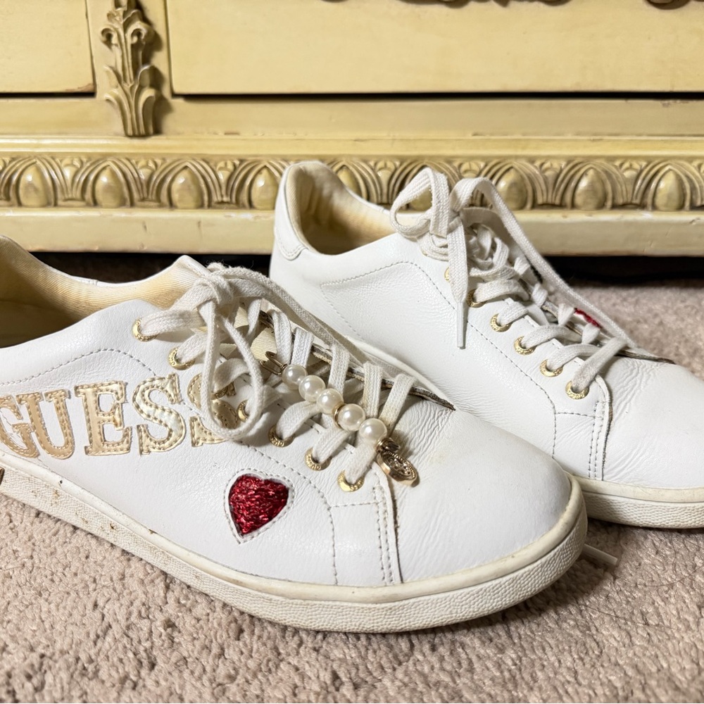 Women’s Guess White Sneakers fashion guess sneaker size 11 pearly heart charms